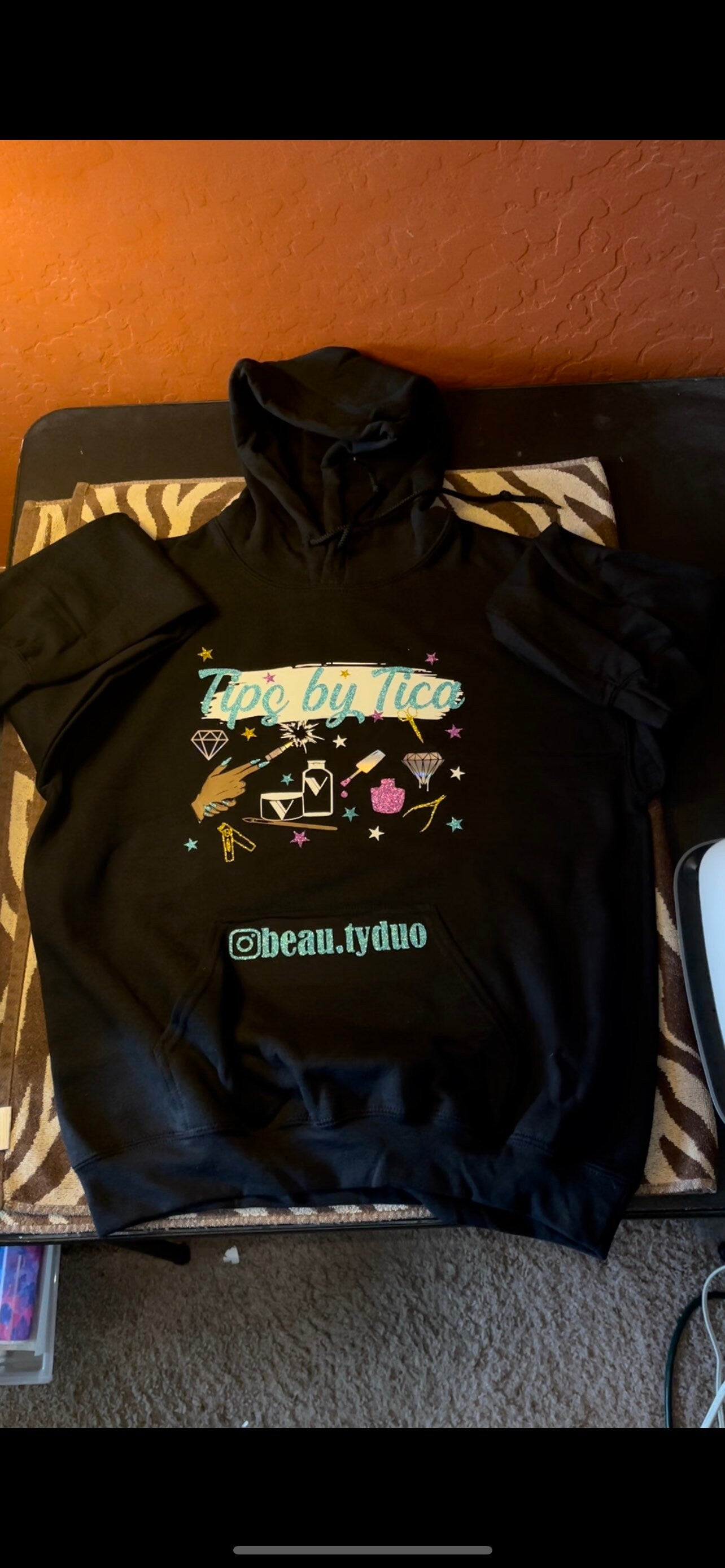 Custom hoodie (with zipper)